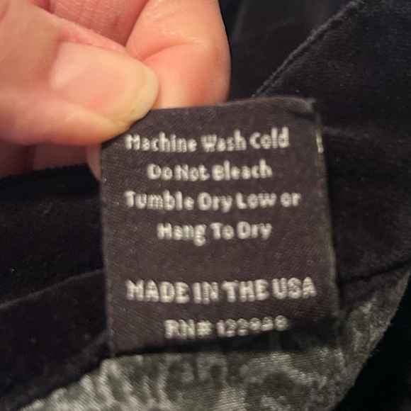 Kate McHale black velvet like pants with straight leg size 4 - Picture 7 of 7